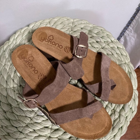 NWT Yokono Brown Suede Toe Loop Slip On Cork Wedge Sandals - Picture 5 of 8